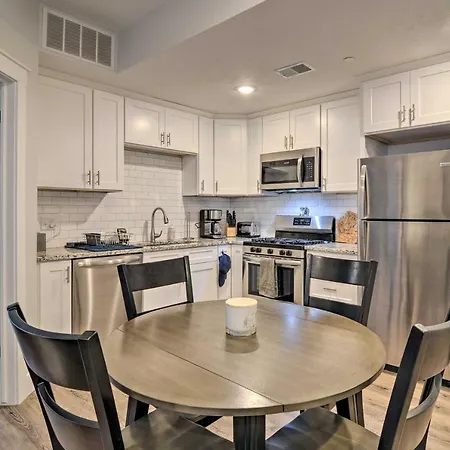 Modern Traverse City Condo About 1 Mi To Bay!